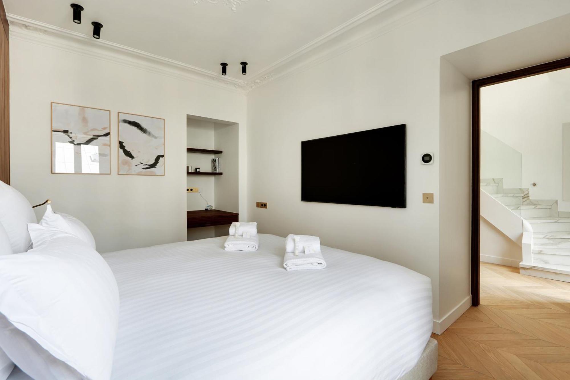 Maison Galante's With Services In La Madeleine - Opera Paris