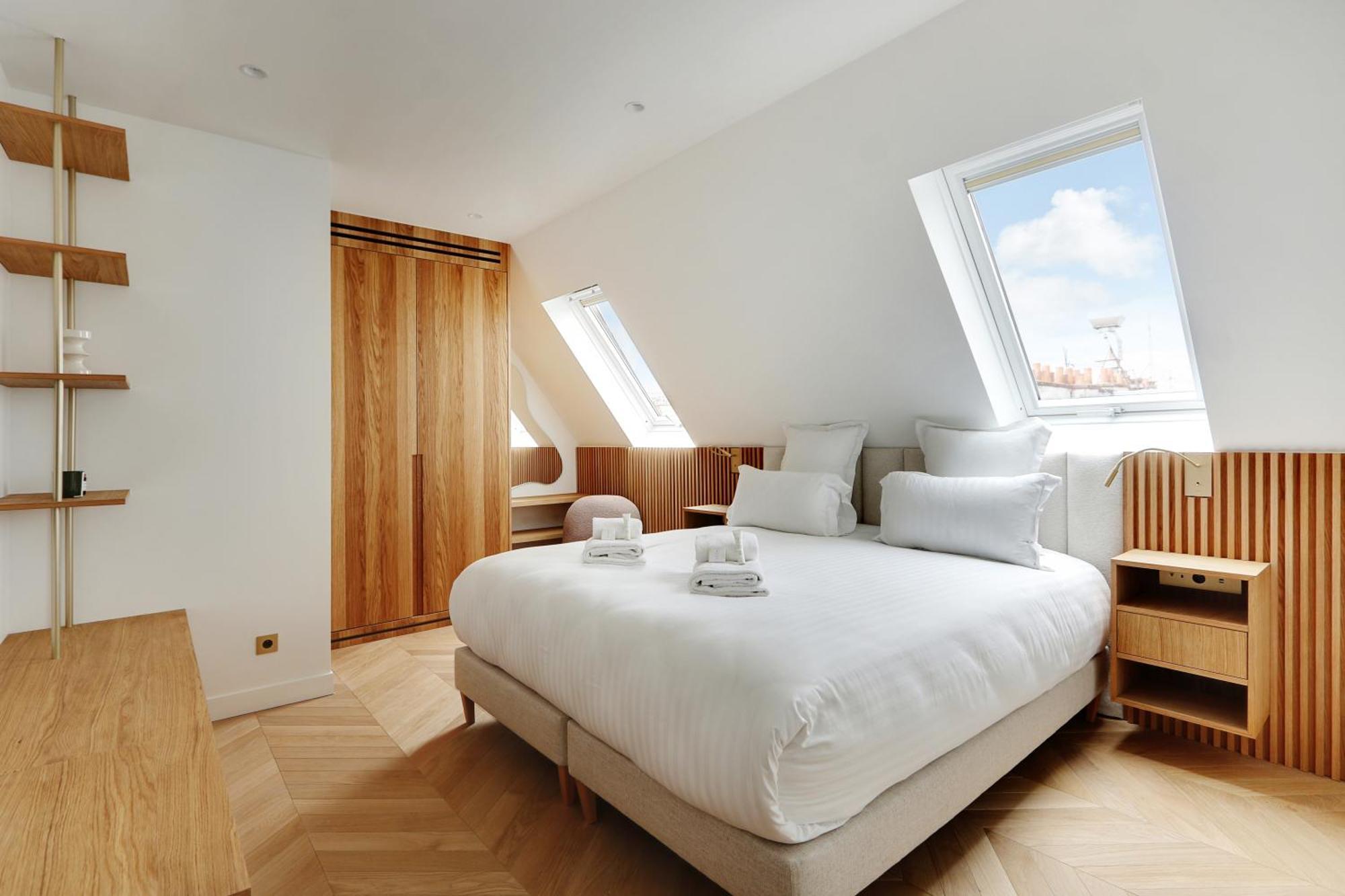 Maison Galante's With Services In La Madeleine - Opera Apartment