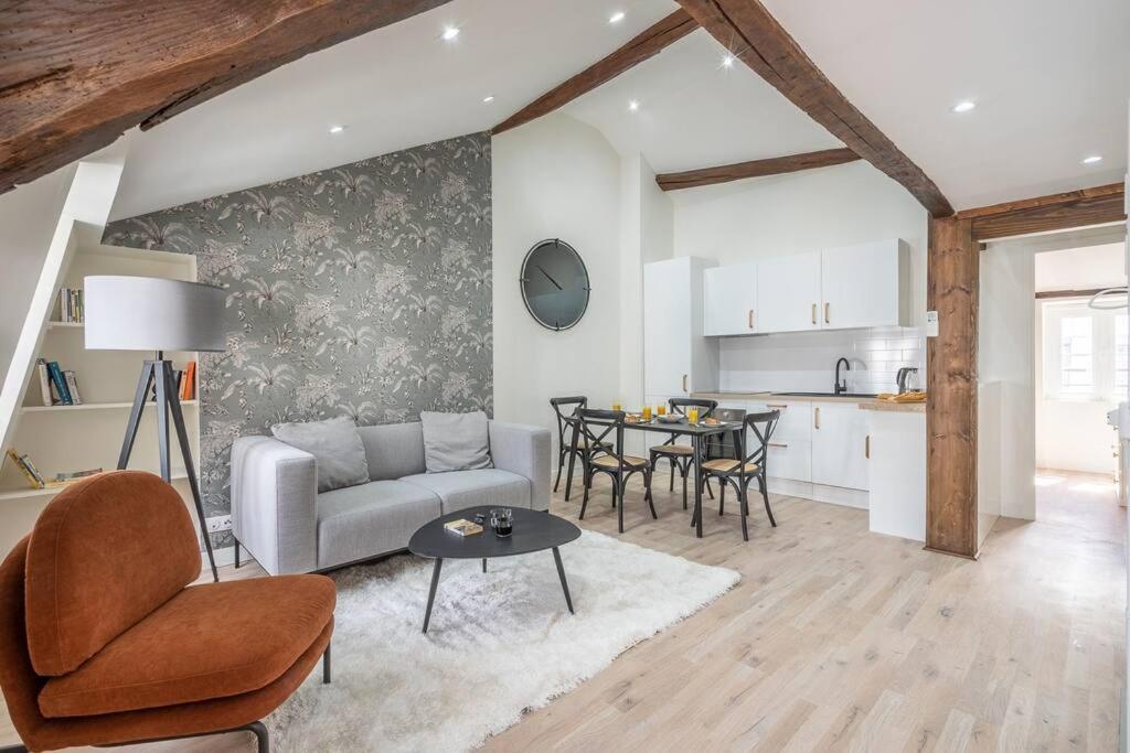 5#two Bedrooms#champs Elysees#arc De Triomphe#ac Apartment Paris