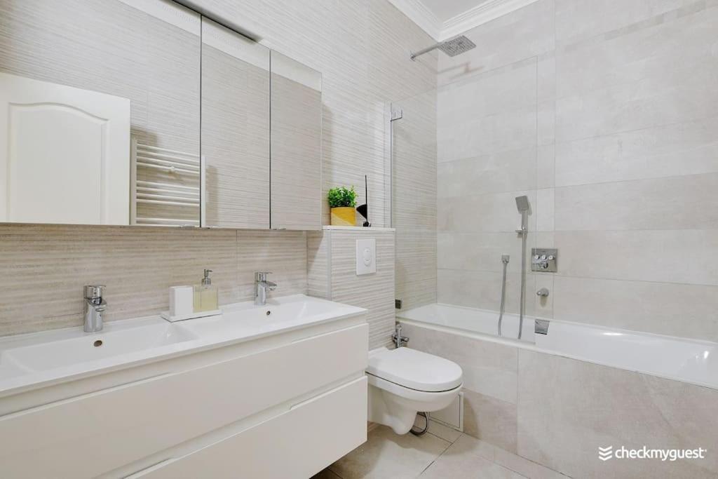 Appartamento Luxury Apartment 4Pers George V - Four Seasons Area