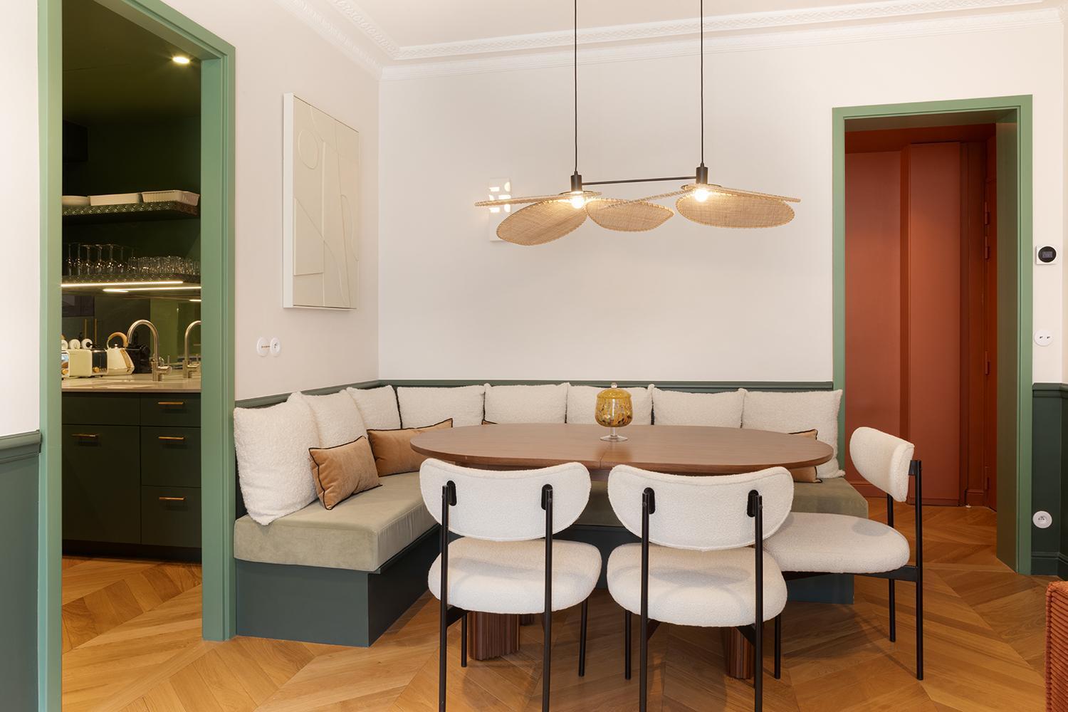 Collection Serviced In Opera - Rue Saint-lazare