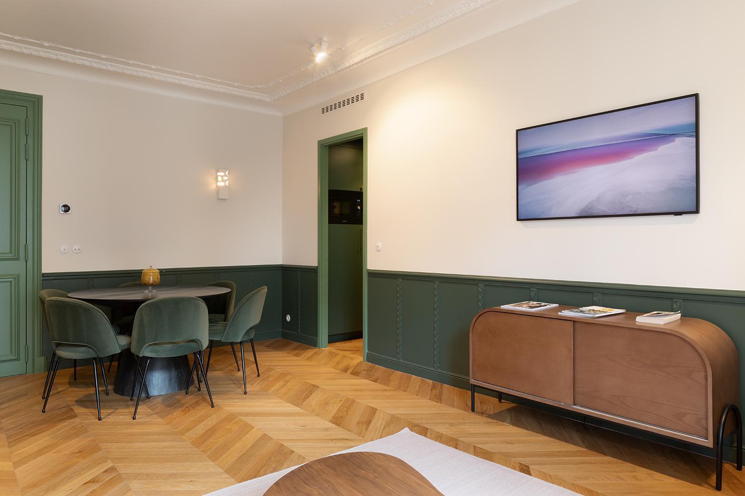 Collection Serviced In Opera - Rue Saint-lazare *