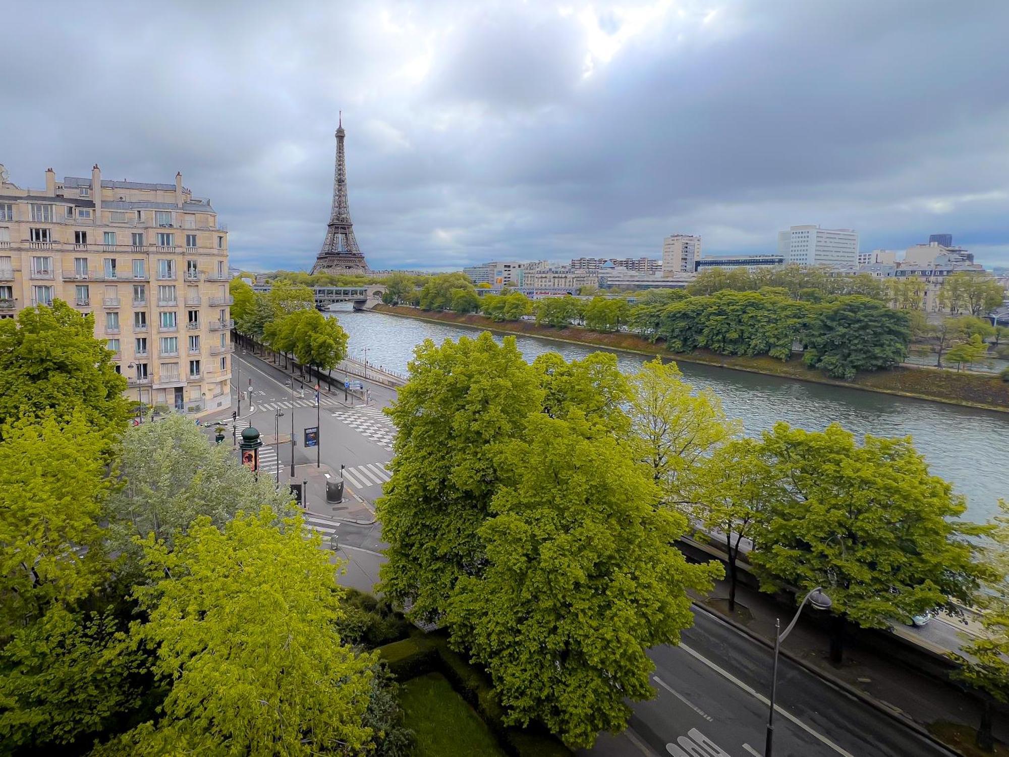 Les Amoureux De La Tour Eiffel Affittacamere *