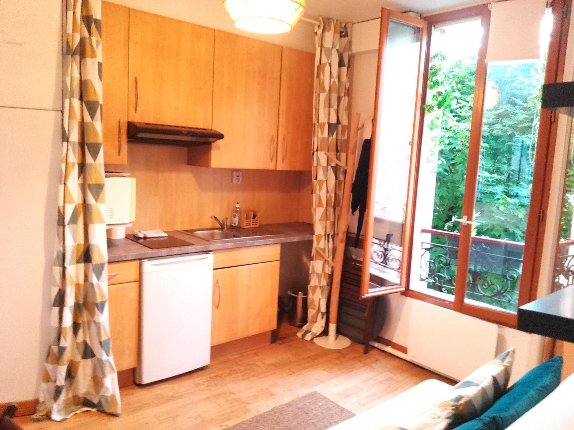 Apartment In Montmartre