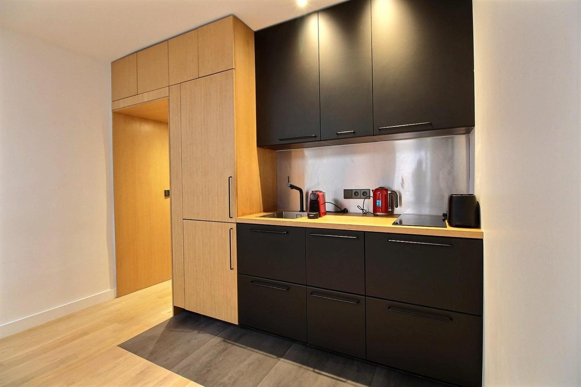 Spacious Comfortable Apartment *