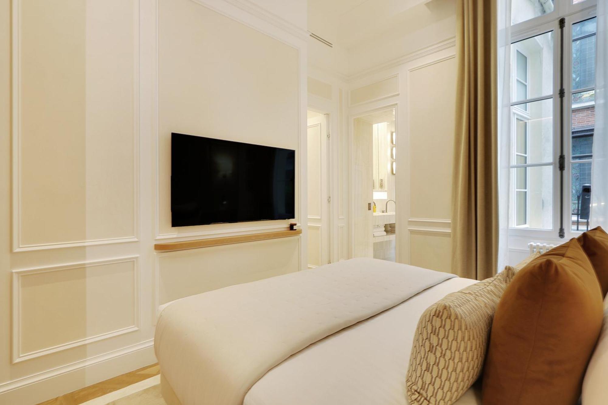 Thelander - Serviced In Louvre Parigi