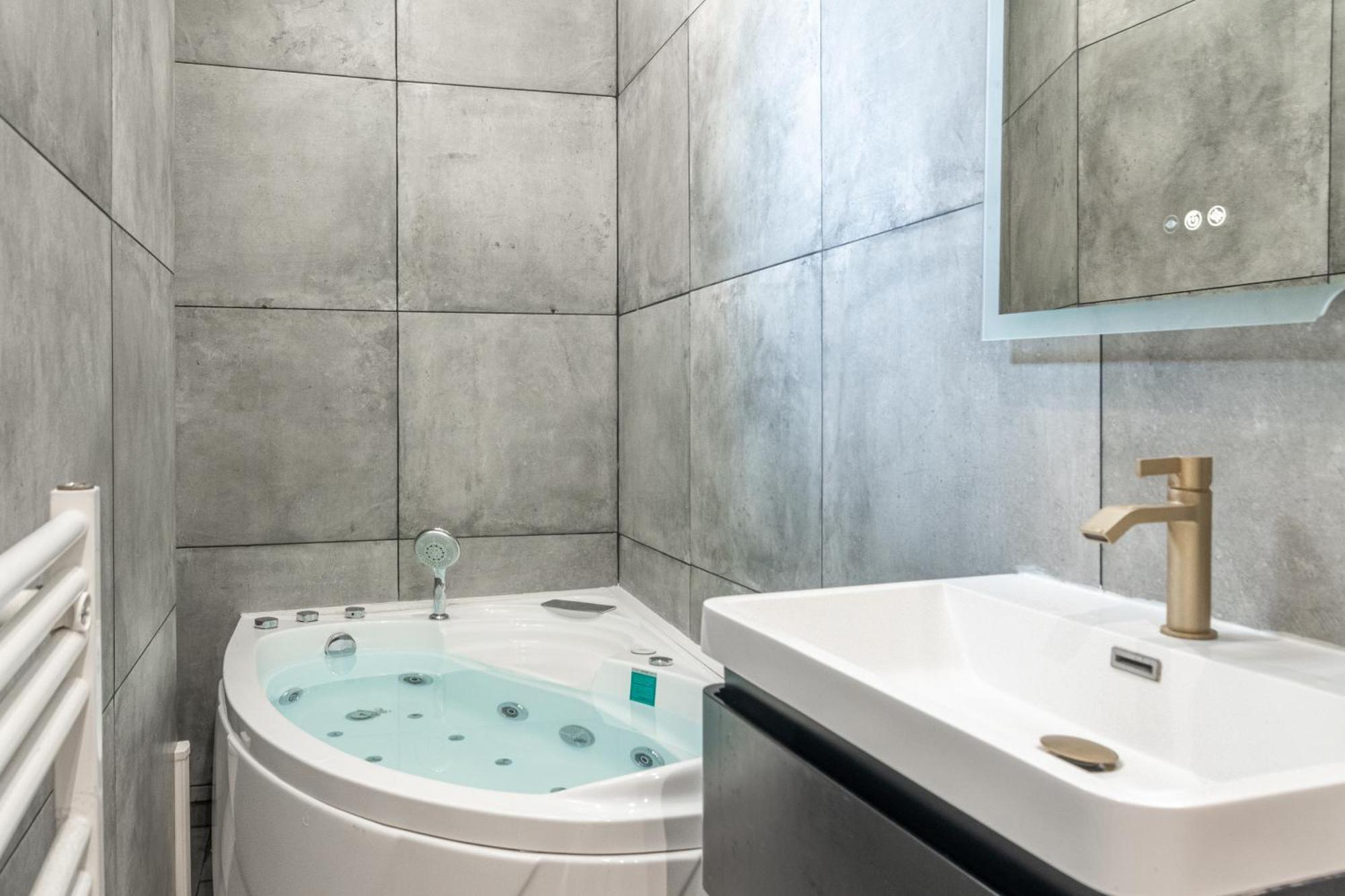 Lavie Maison Eiffel Ac Hot Tub * Parigi