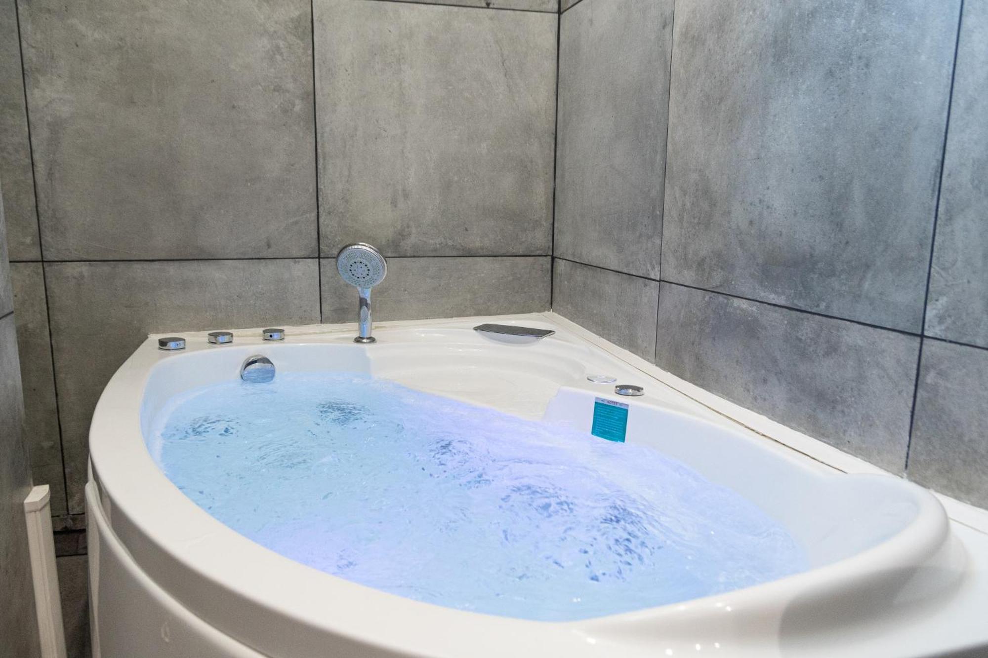 Lavie Maison Eiffel Ac Hot Tub * Parigi