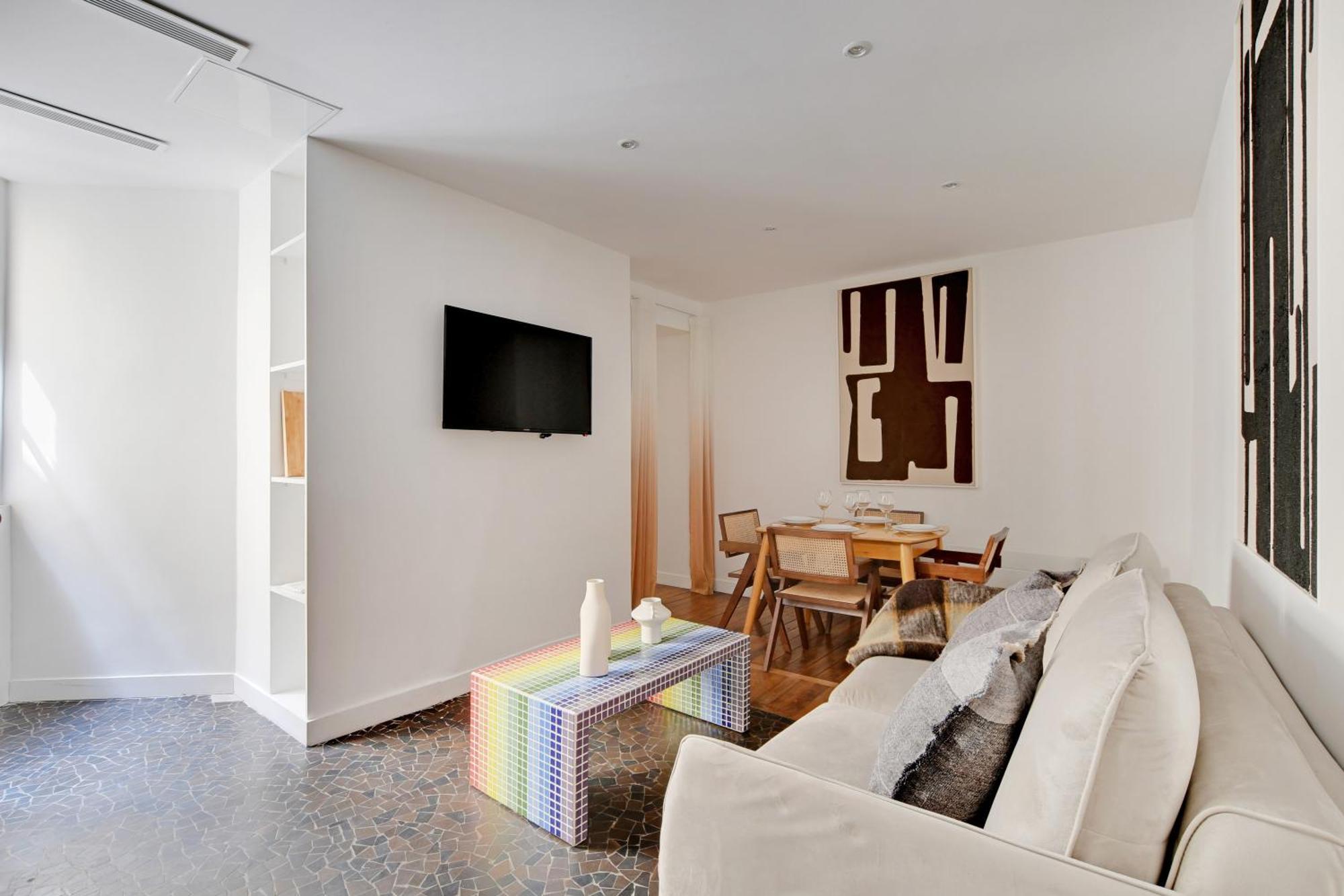 Pure Gem In The Heart Of Saint Germain - 2ch-6p