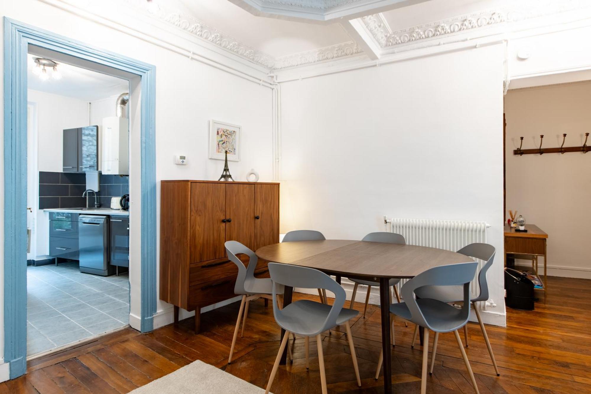 Stylish 2-bedroom Near The Famous Moulin Rouge *
