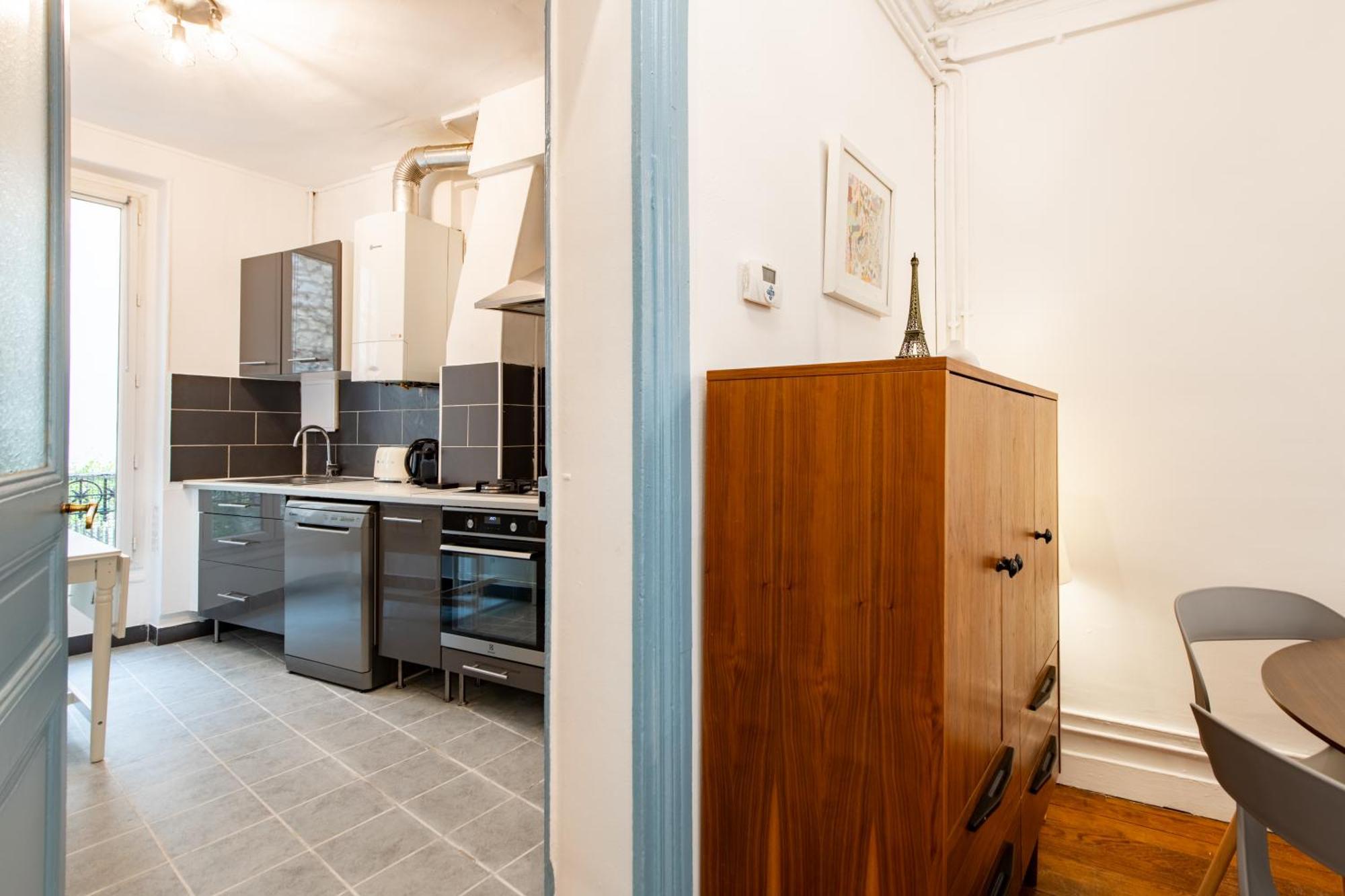 Stylish 2-bedroom Near The Famous Moulin Rouge