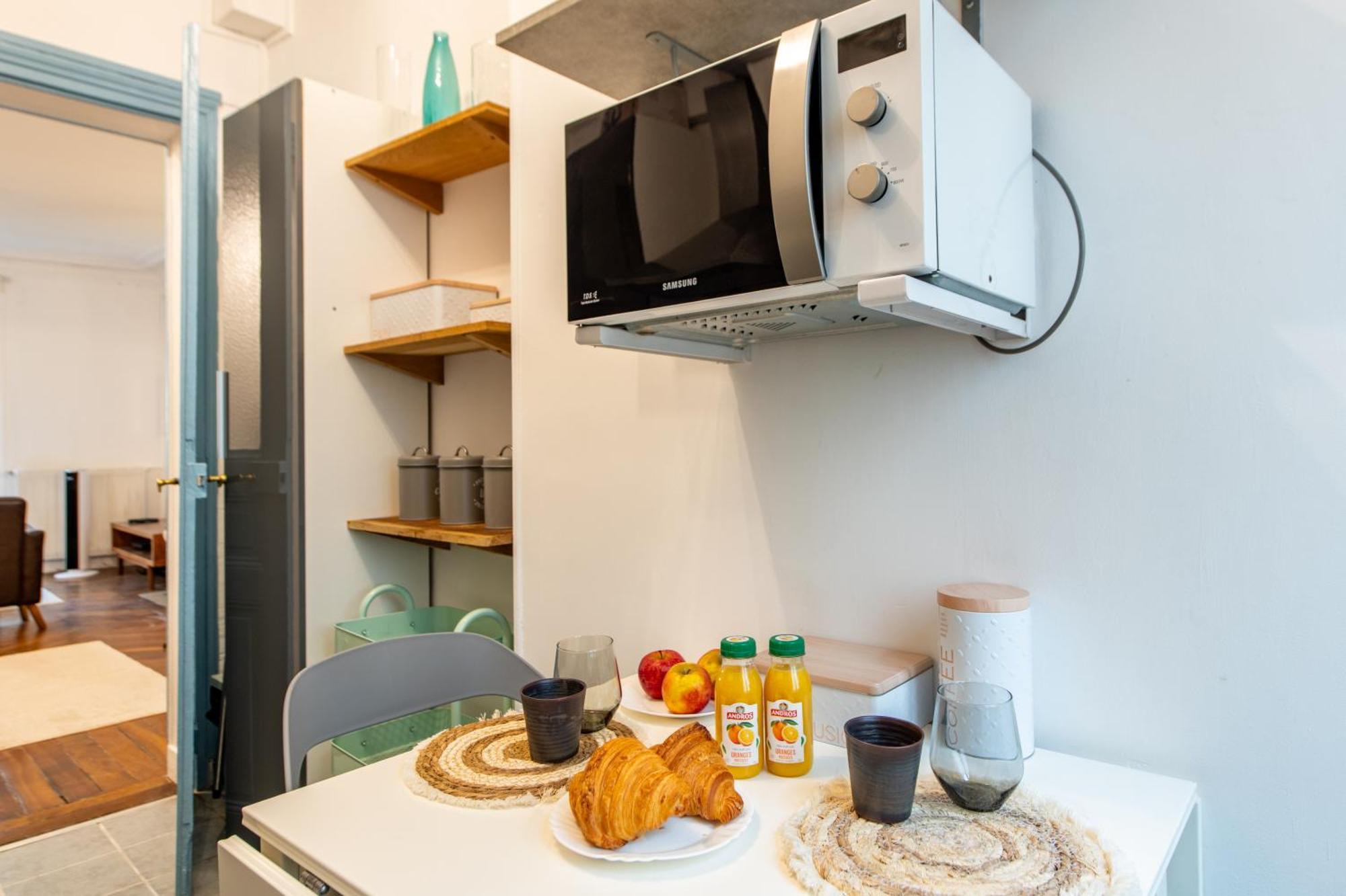 Stylish 2-bedroom Near The Famous Moulin Rouge Apartment Paris