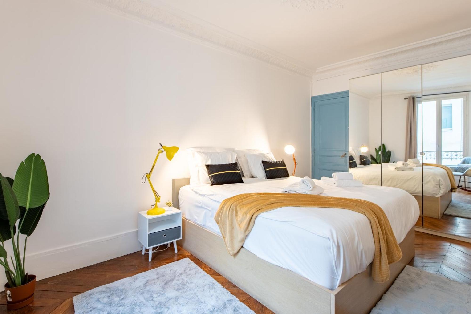 Stylish 2-bedroom Near The Famous Moulin Rouge * Paris