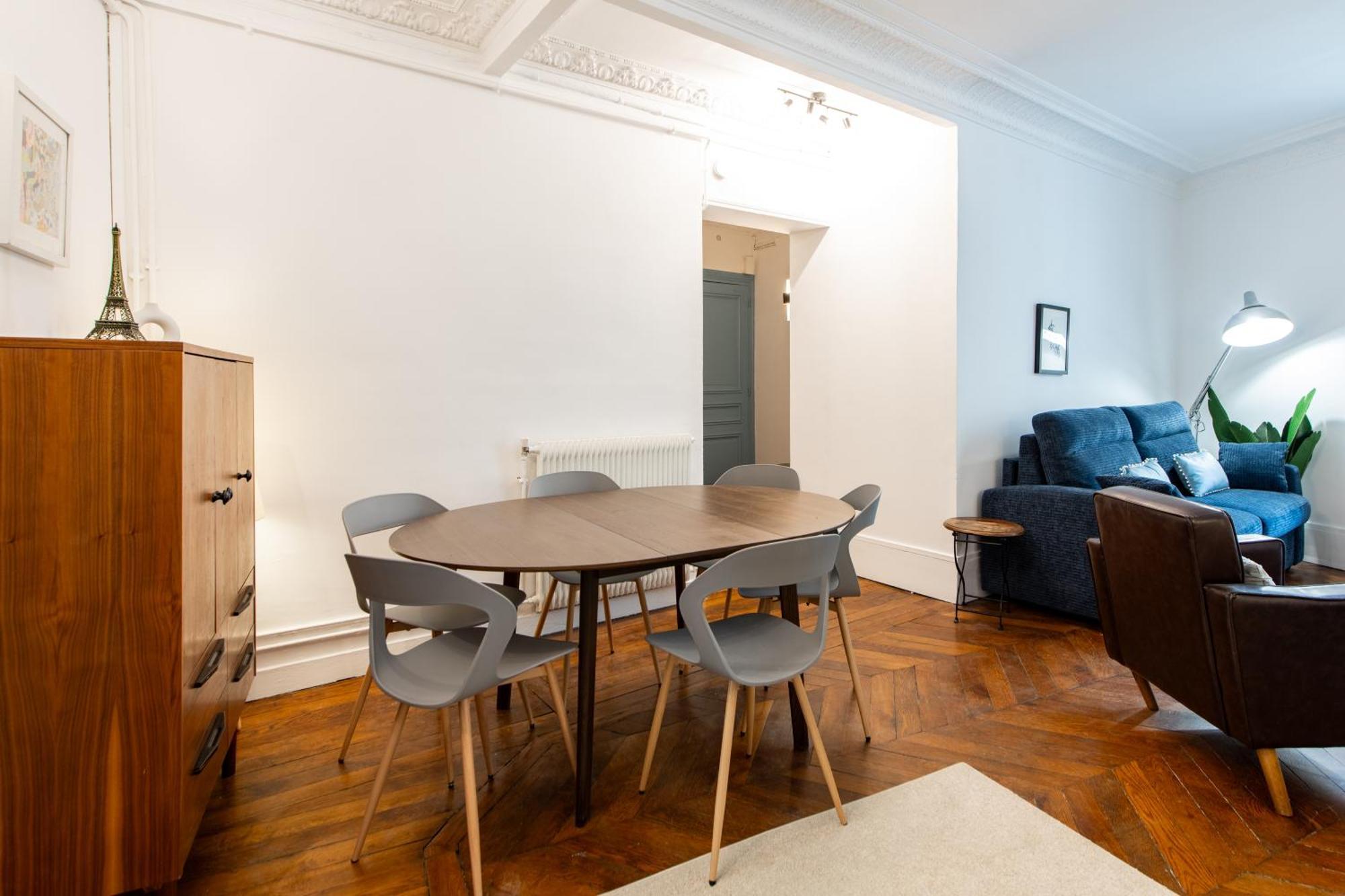 Stylish 2-bedroom Near The Famous Moulin Rouge * Paris