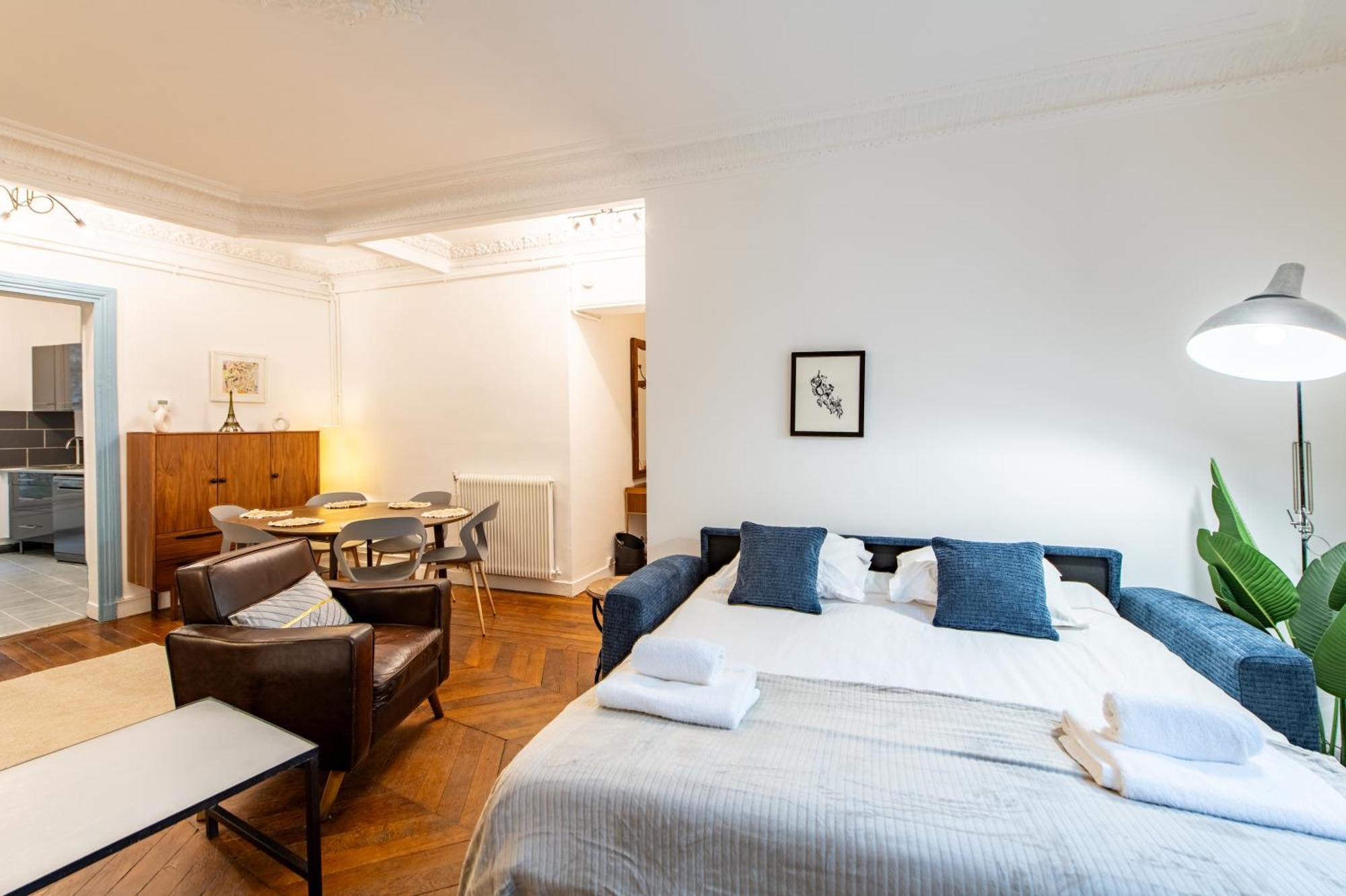 Stylish 2-bedroom Near The Famous Moulin Rouge *