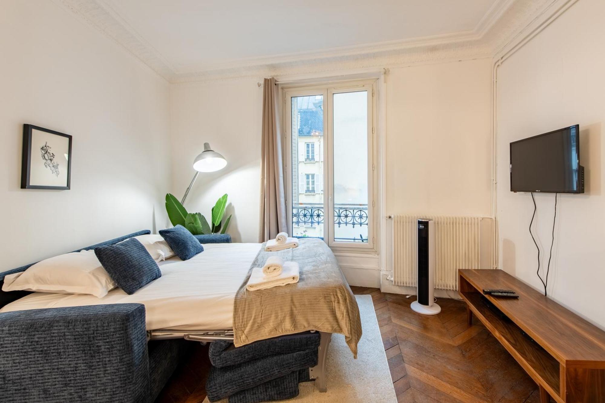 Stylish 2-bedroom Near The Famous Moulin Rouge Apartment Paris