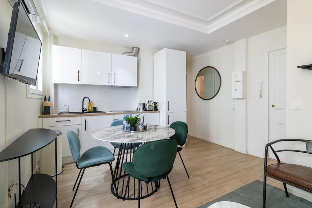 B2#two Bedrooms#champs Elysees#arc De Triomphe#ac Appartamento Parigi