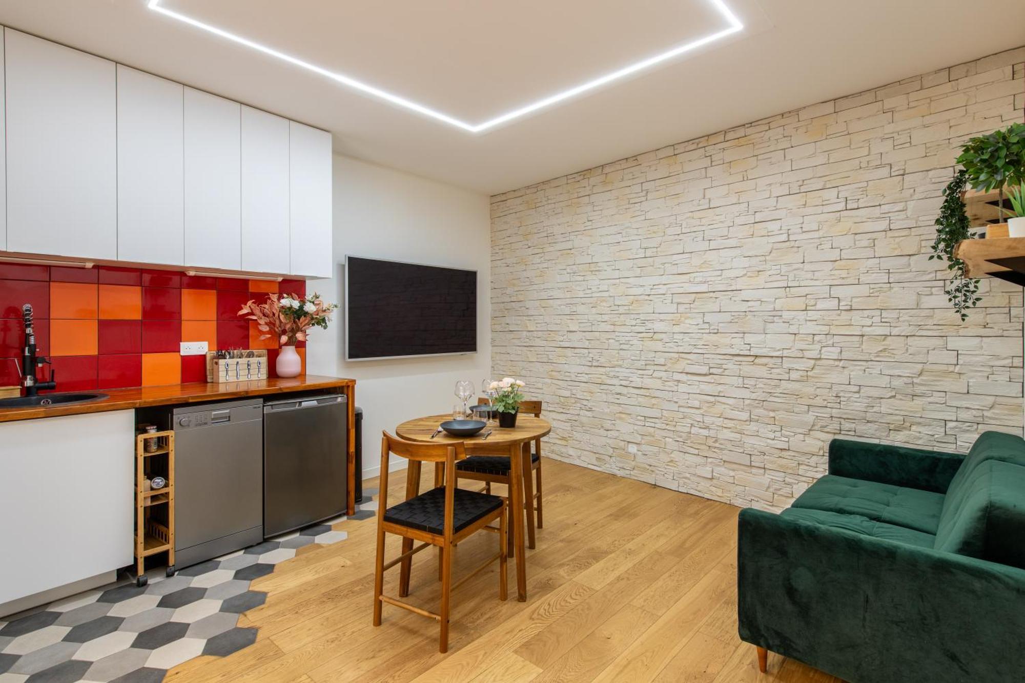 Geranimus M : Heart Of With Patio * Parigi