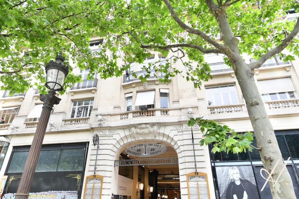Location 4p - Champs-elysees Paris