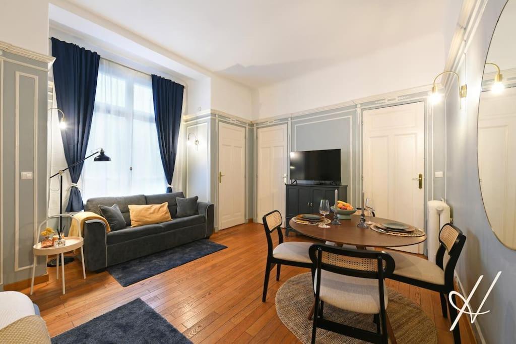Apartment Location 4p - Champs-elysees *