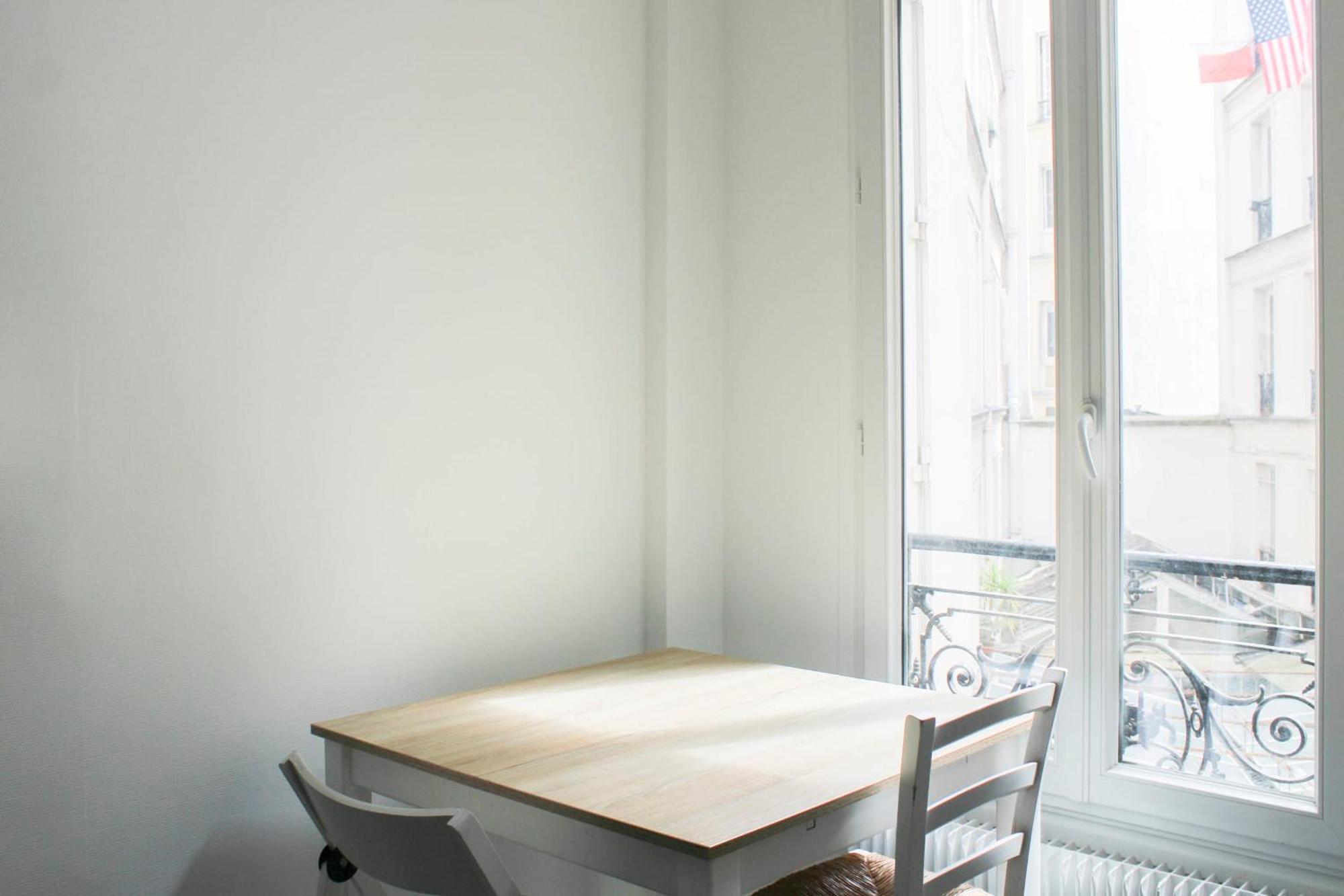 Charming T2 Near Montmartre Apartment