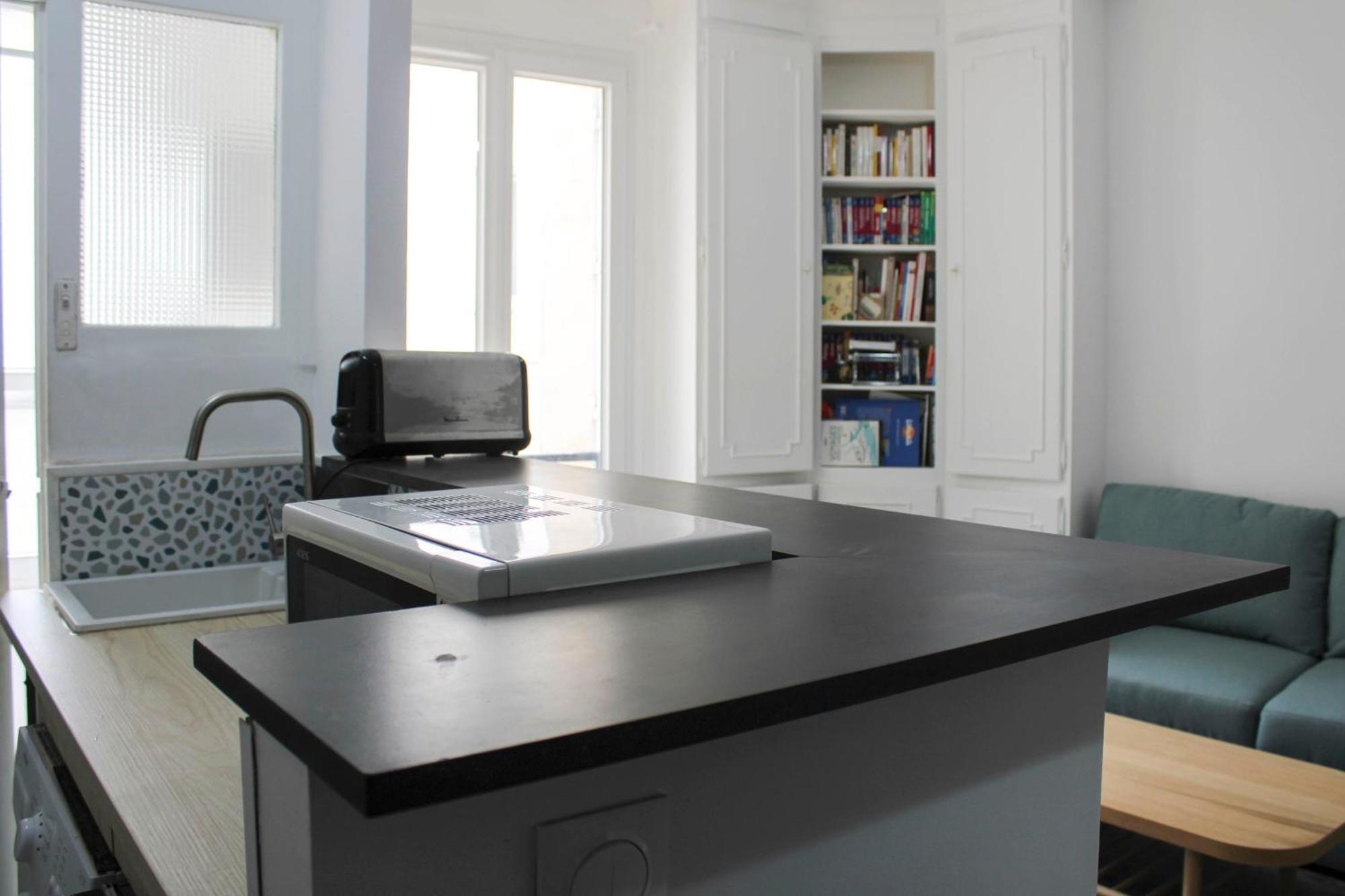 Charming T2 Near Montmartre Apartment *