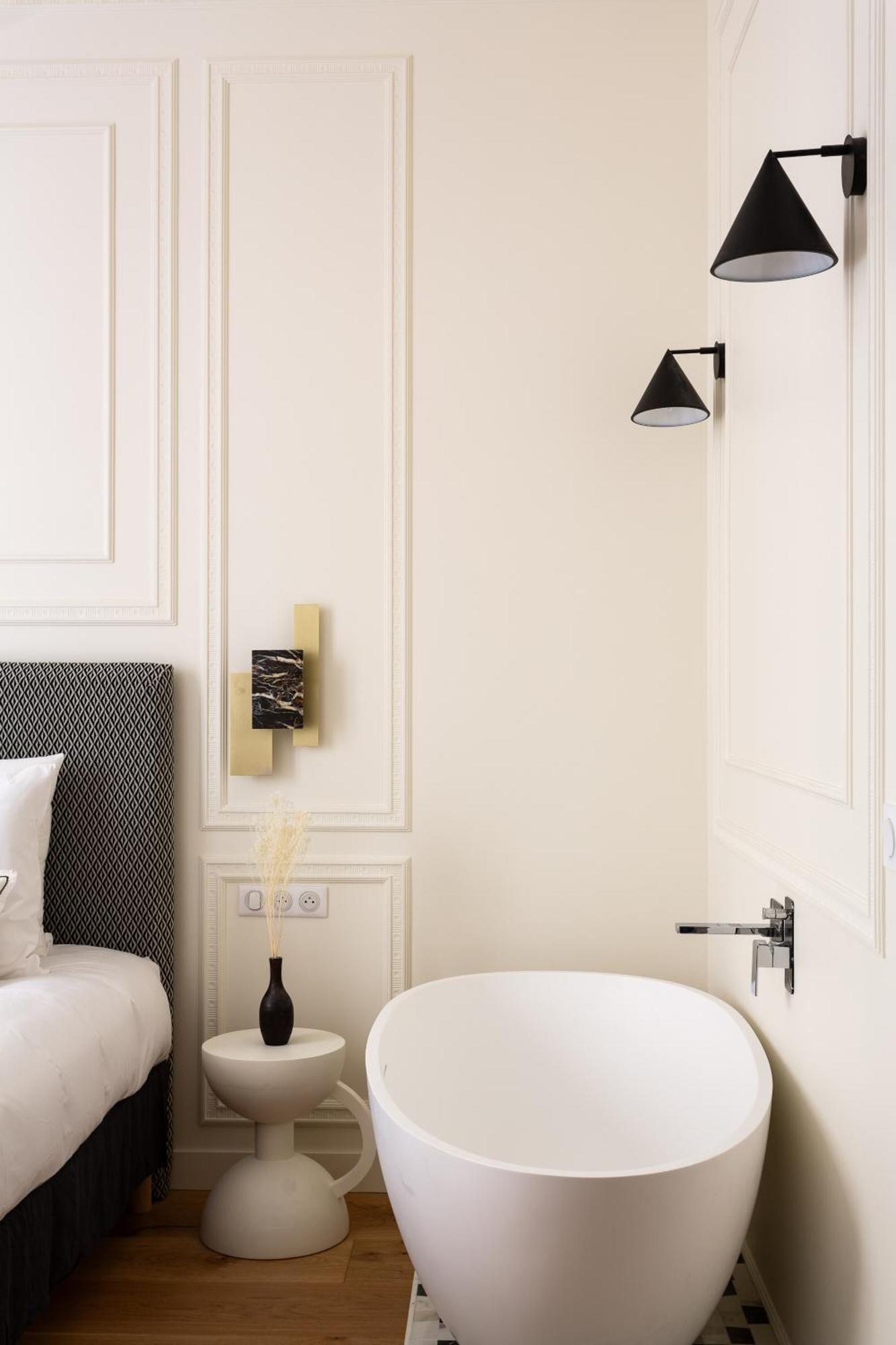 The Classy Parisian Parigi