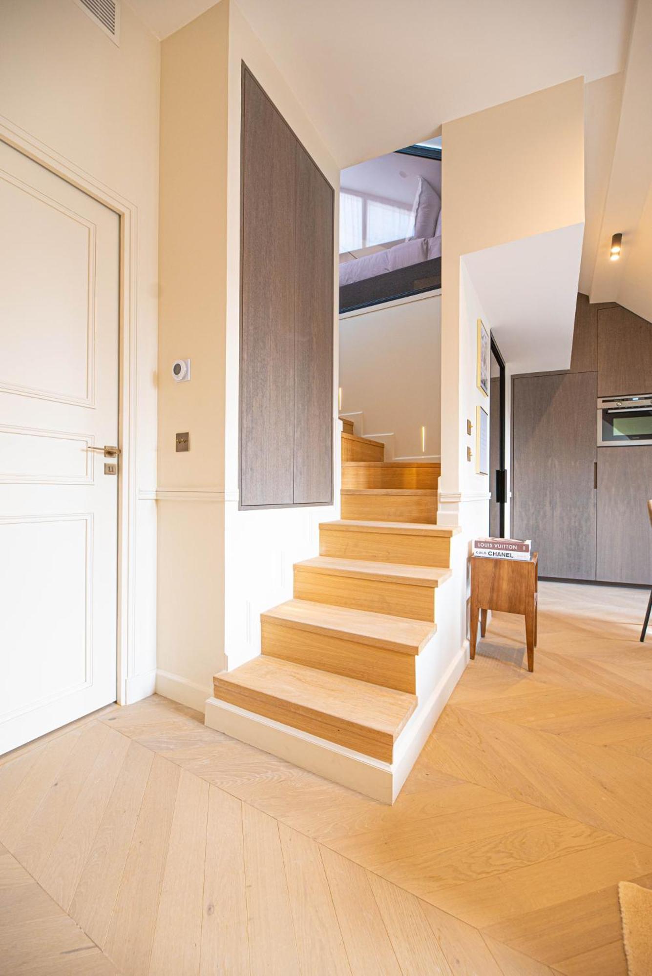 Mbm - Luxury In Marais Parigi