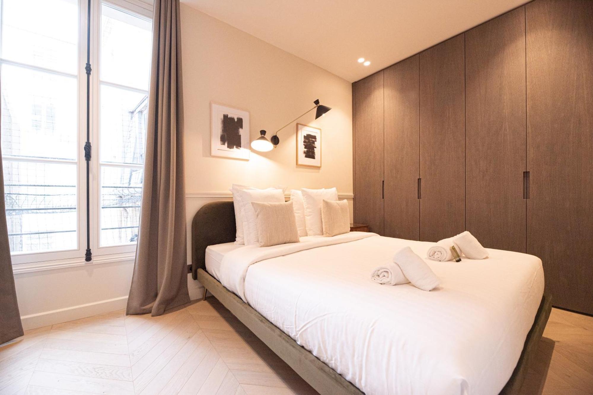 Mbm - Luxury In Marais