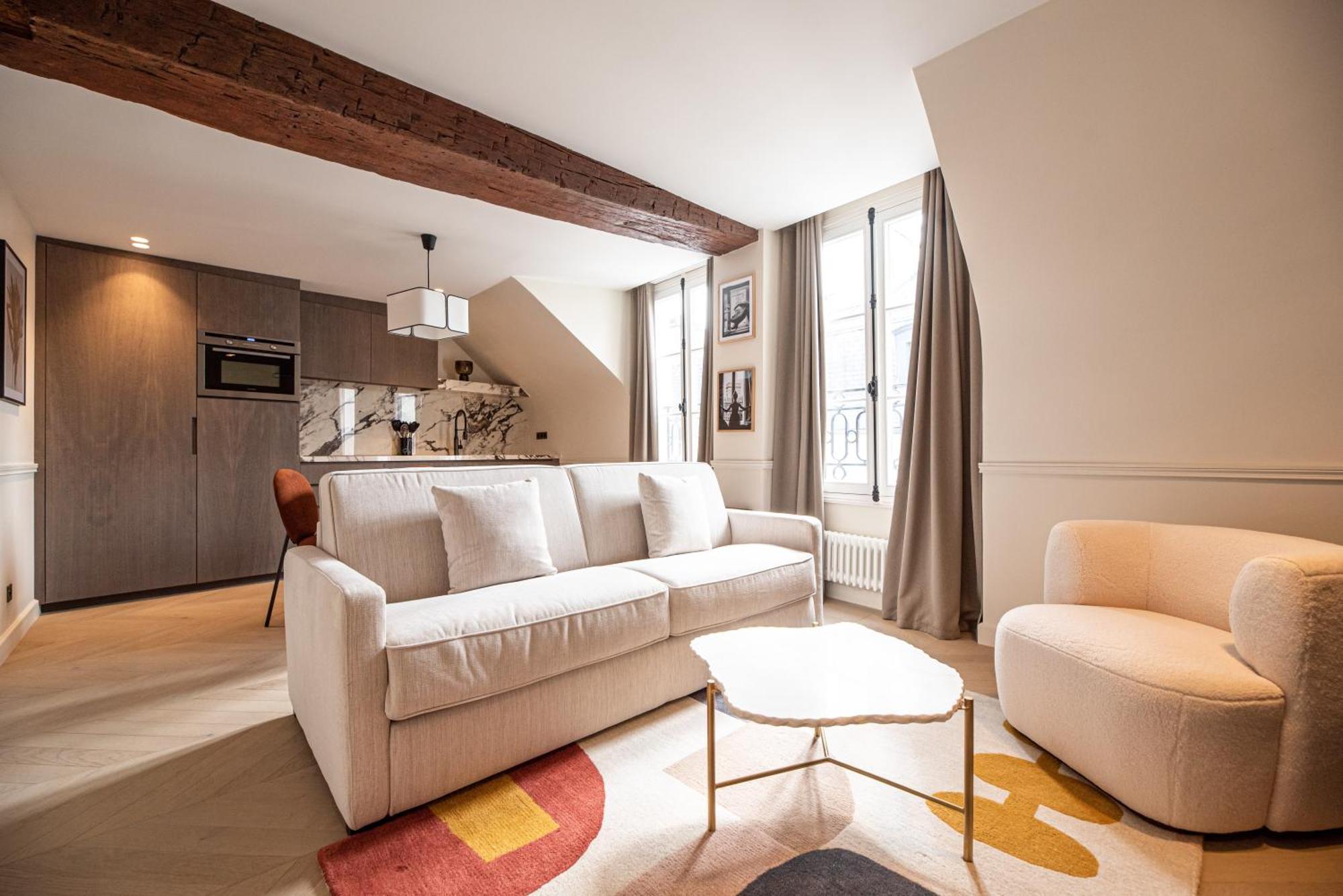 Mbm - Luxury In Marais