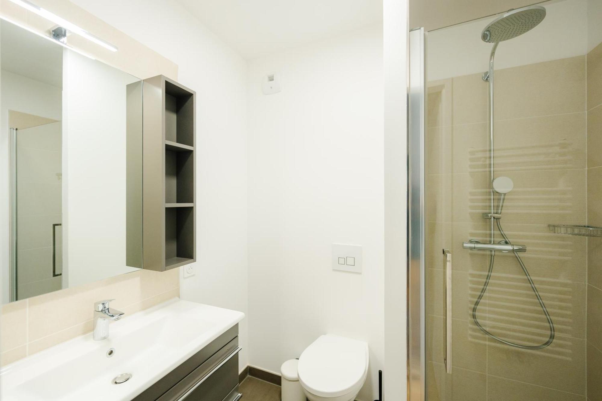 Confort Absolu A ,superbe Renove 7 Avec Salles De Bain Privatives Appartamento *