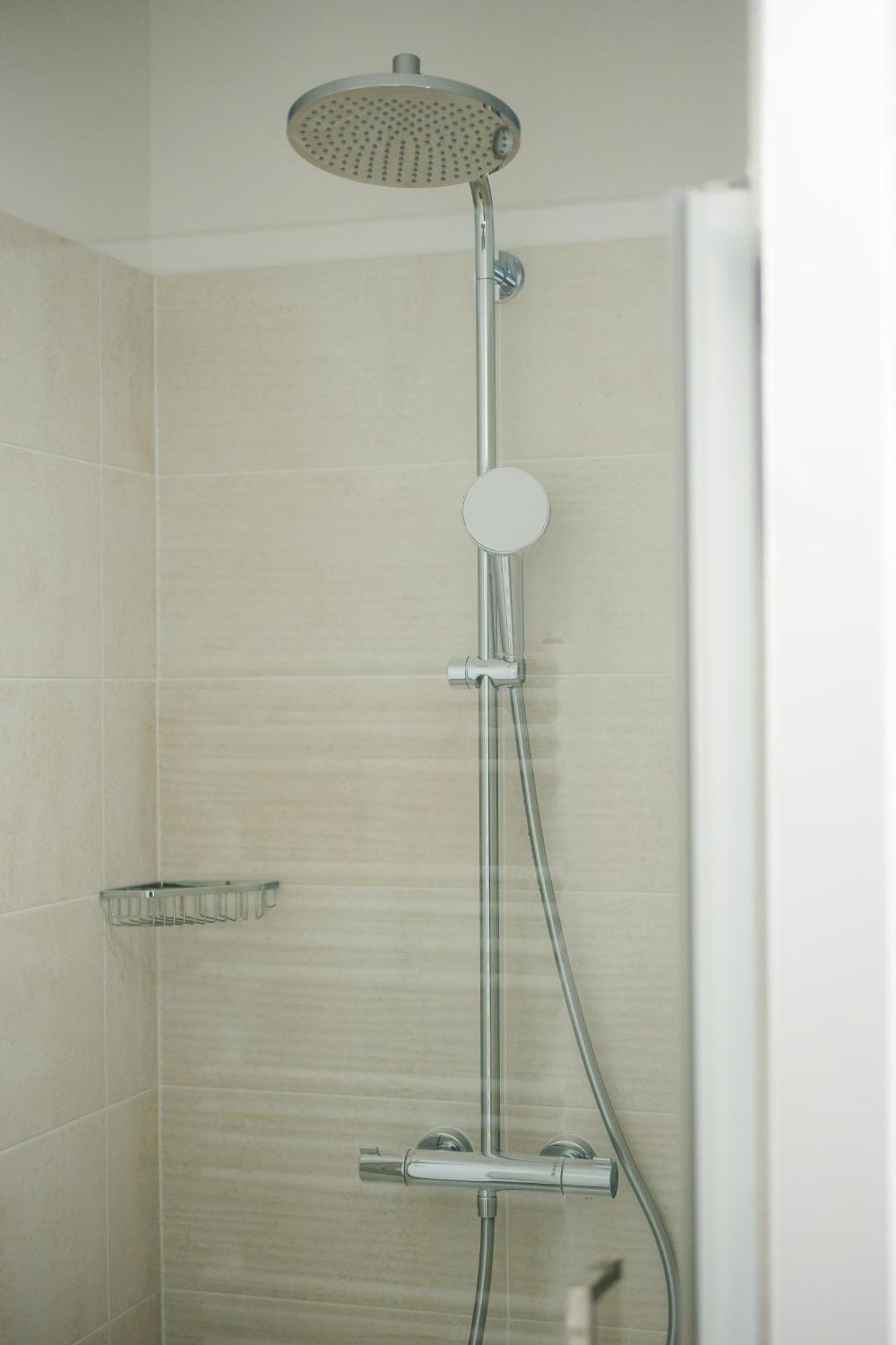 Appartamento Confort Absolu A ,superbe Renove 7 Avec Salles De Bain Privatives *