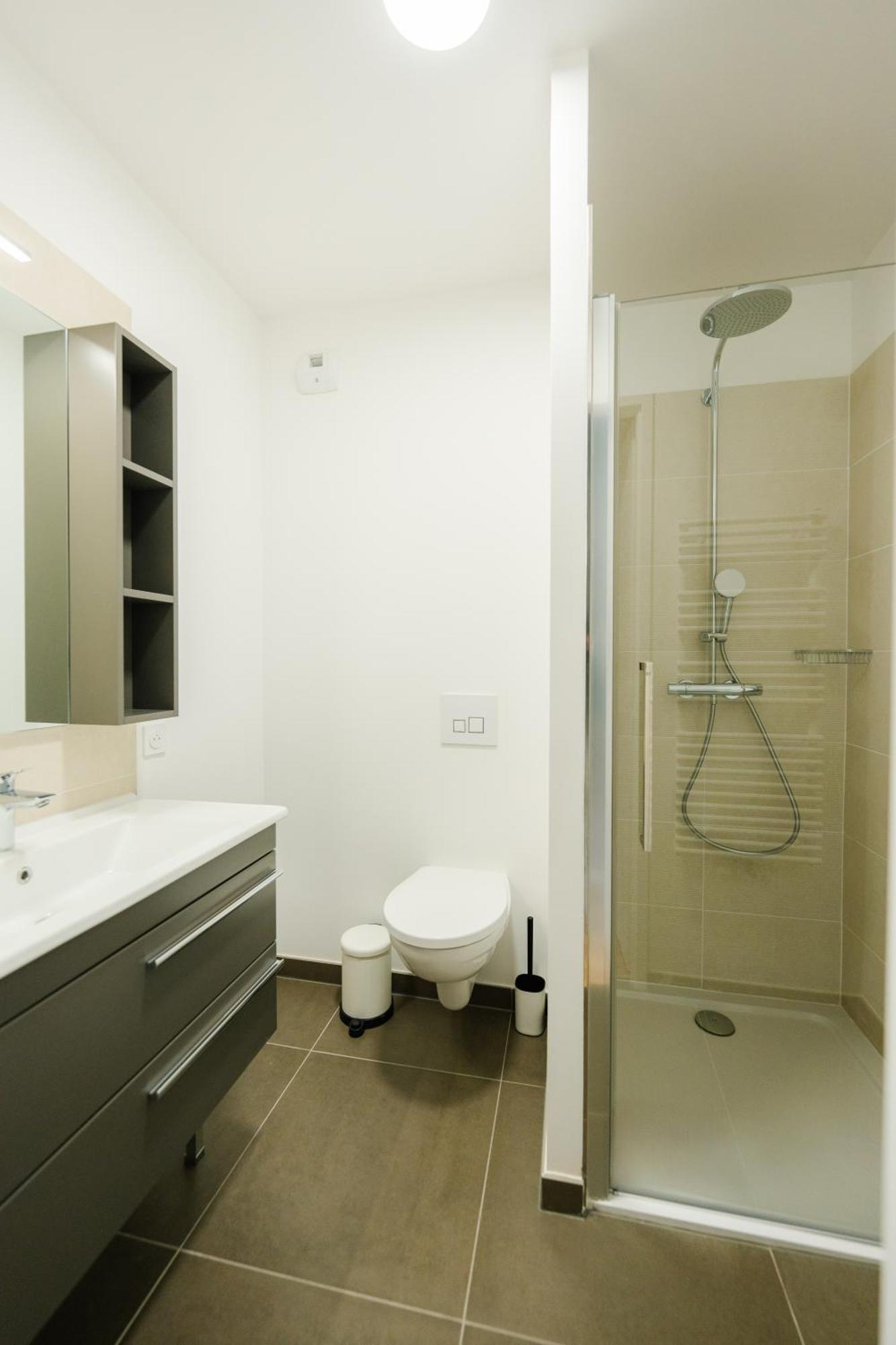 Appartamento Confort Absolu A ,superbe Renove 7 Avec Salles De Bain Privatives *