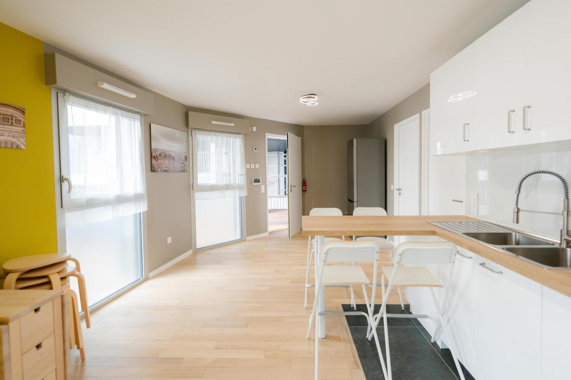 Confort Absolu A ,superbe Renove 7 Avec Salles De Bain Privatives Appartamento