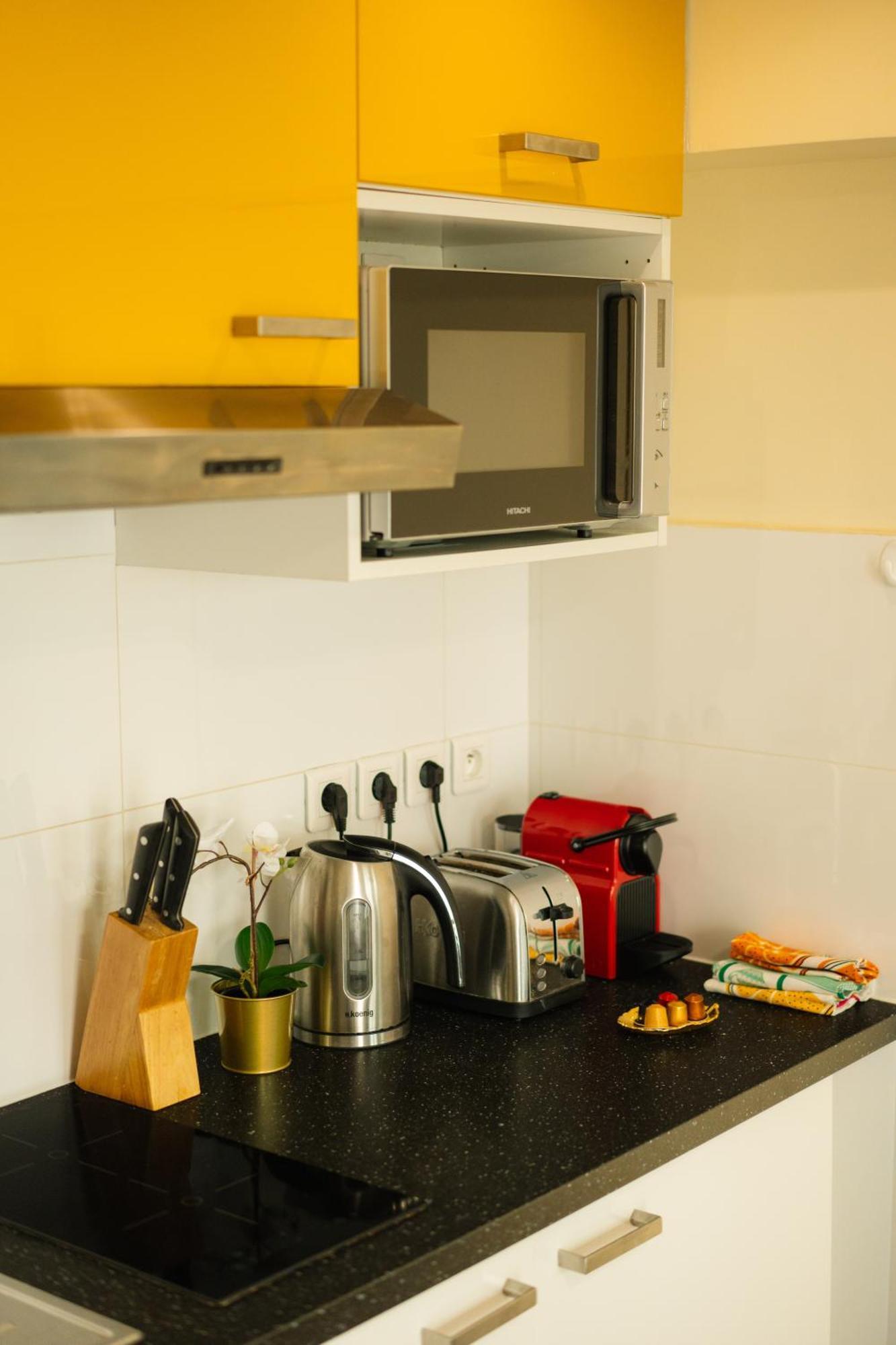 Beautiful Yellow Near Marais And Bastille Apartment *