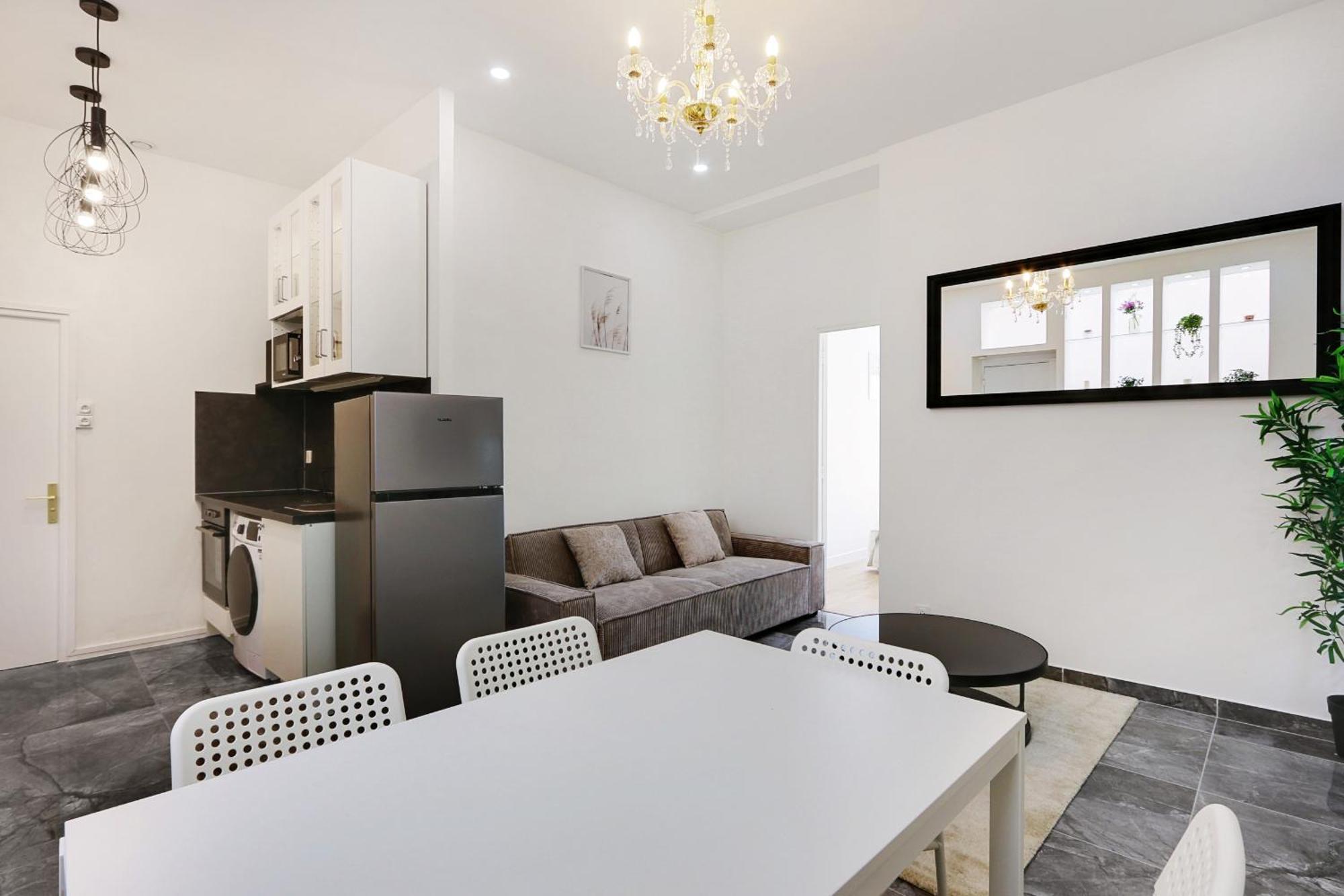 Sublime 2 Bedroom Flat In Parigi