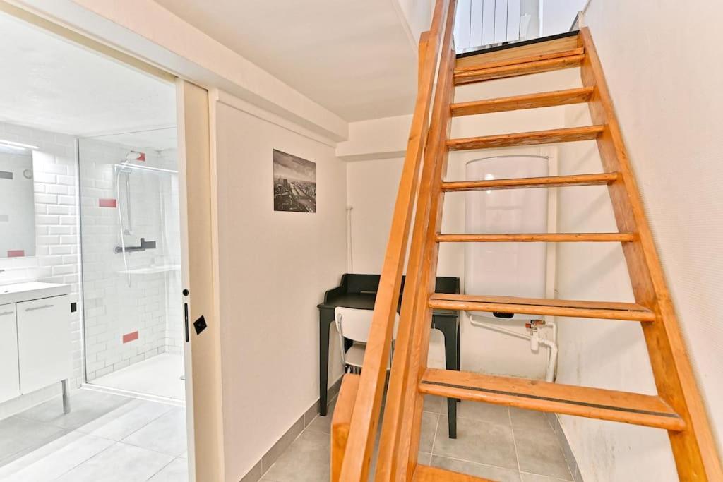 Avec Mezzanine Boulevard Voltaire Apartment Paris