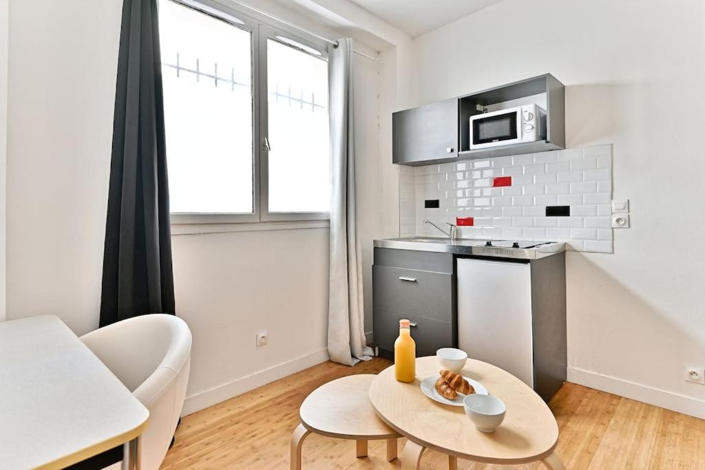 Apartment Avec Mezzanine Boulevard Voltaire Paris