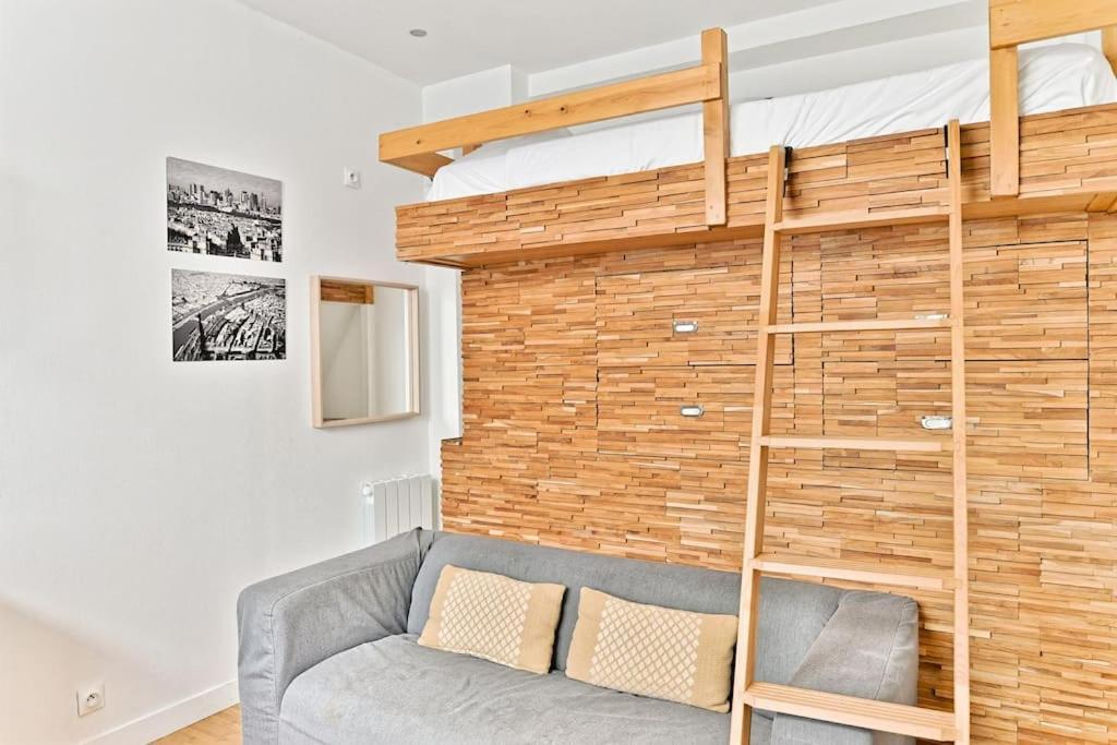 Apartment Avec Mezzanine Boulevard Voltaire *