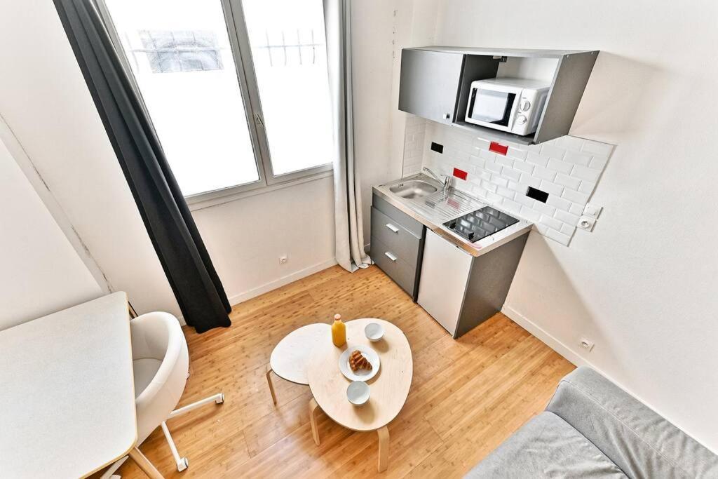 Avec Mezzanine Boulevard Voltaire Apartment
