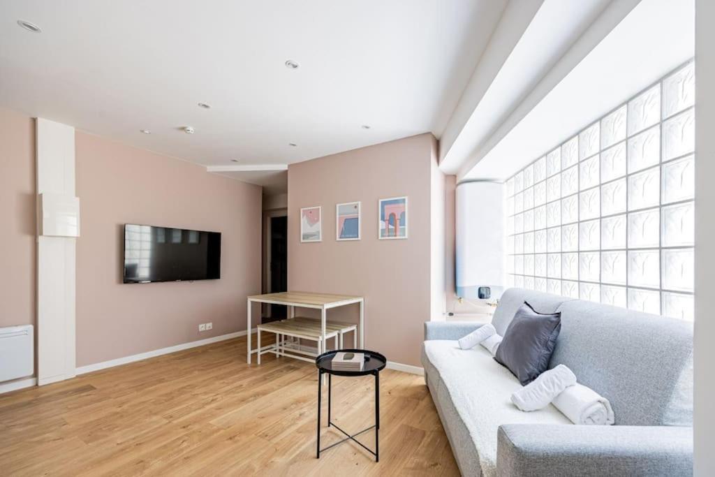 Charme Parisien 6 Personnes, 2 Chambres, 19eme Appartamento Parigi