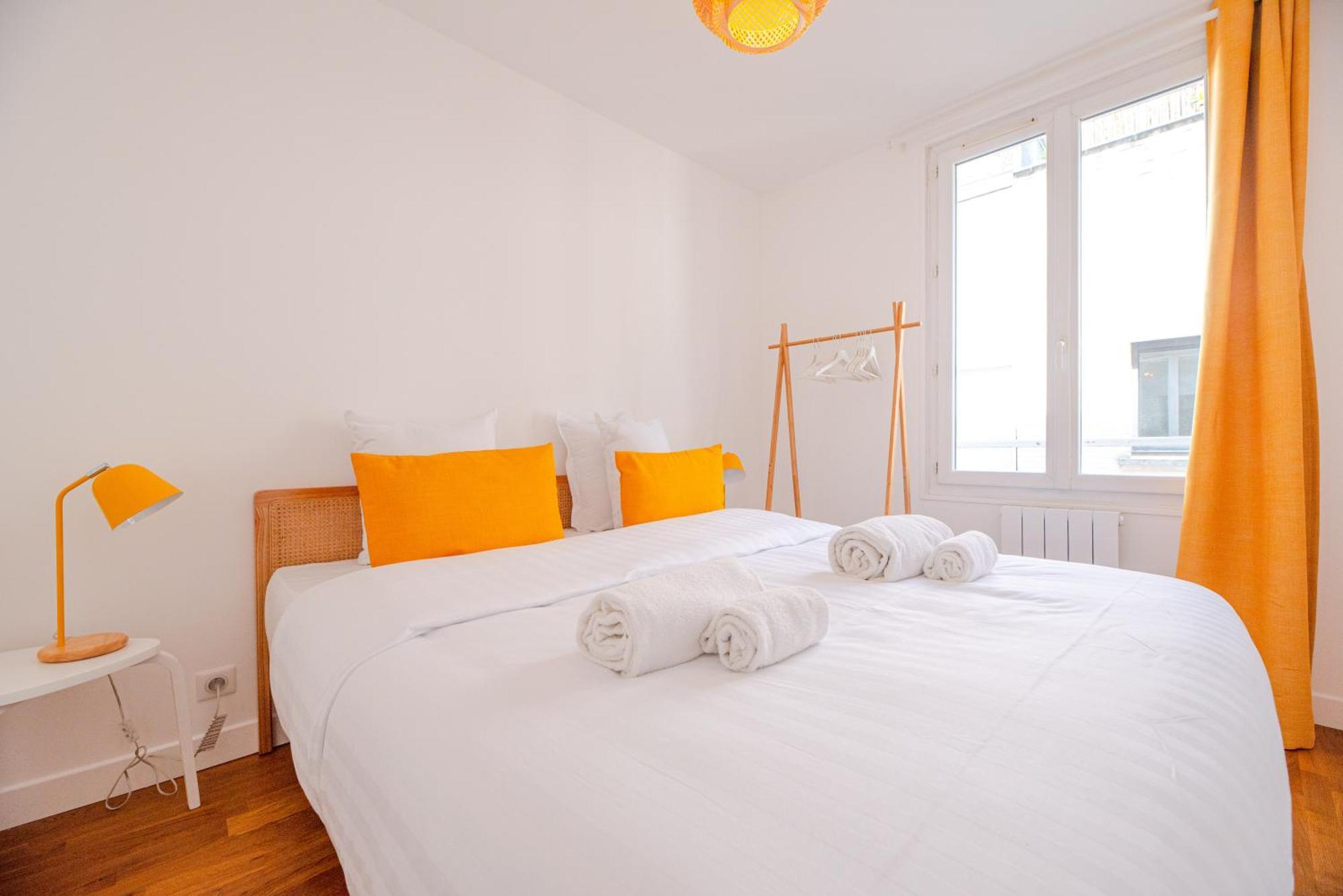 Stunning Flat In Apartment *