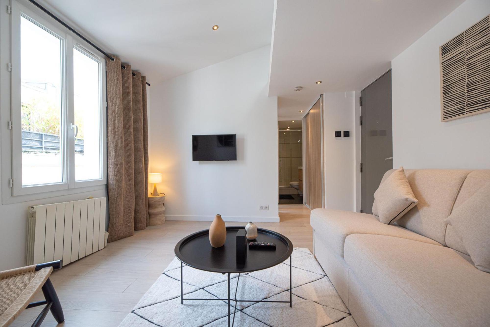 Stunning Flat In *