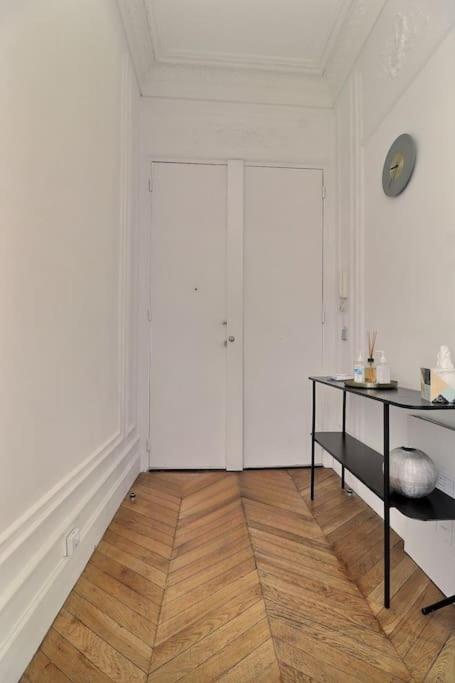 Luxury 3 Bedrooms Near Champs Elysees * Parigi