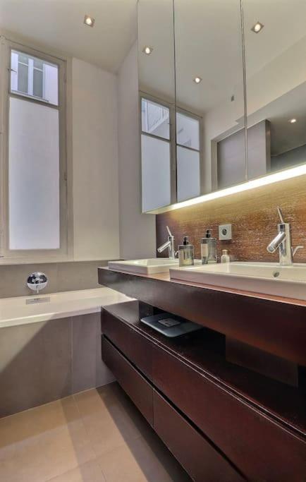 Luxury 3 Bedrooms Near Champs Elysees Appartamento