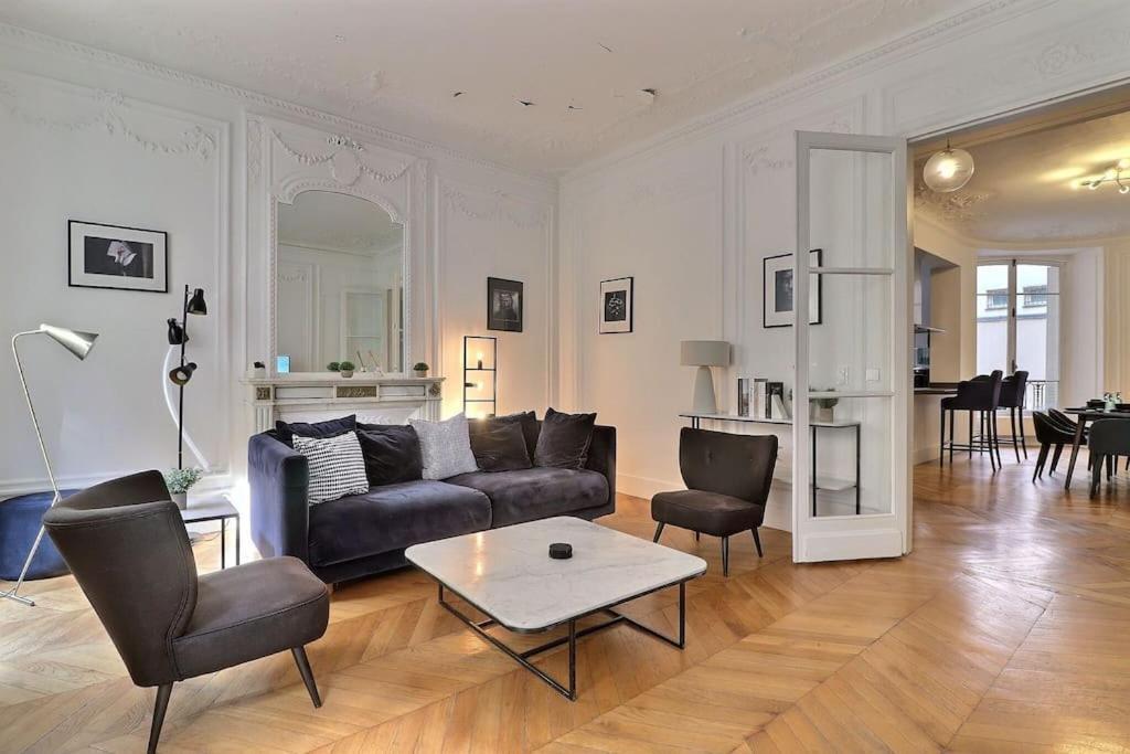 Luxury 3 Bedrooms Near Champs Elysees Appartamento Parigi