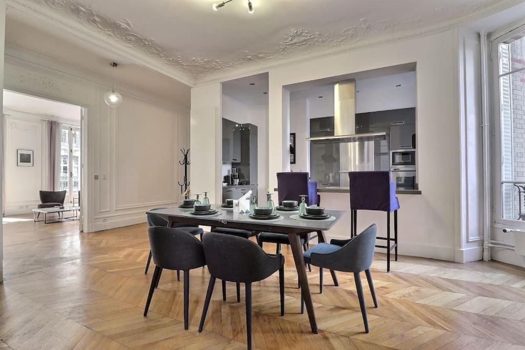 Luxury 3 Bedrooms Near Champs Elysees Parigi
