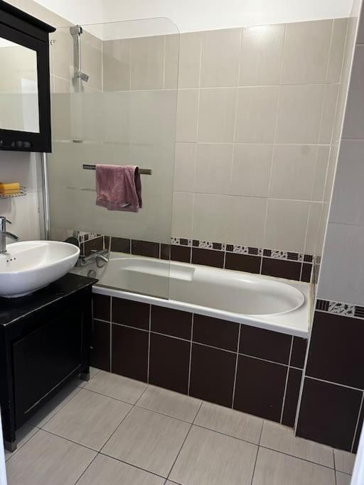 Cosy And Quiet T2 In 19 Appartamento
