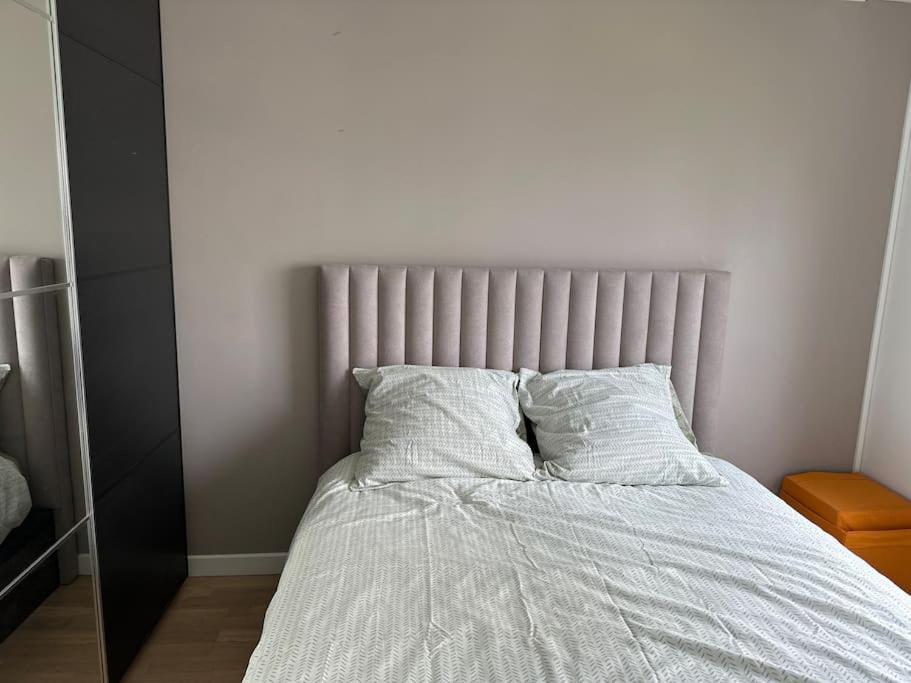 Cosy And Quiet T2 In 19 * Parigi