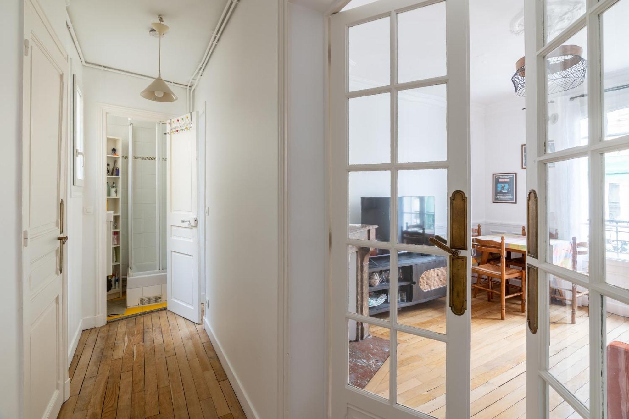 Chic 1bd With Balcony Picpus * Paris